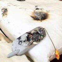 Gara-gara Nge-charge Ponsel, Ruko di Malang Ludes